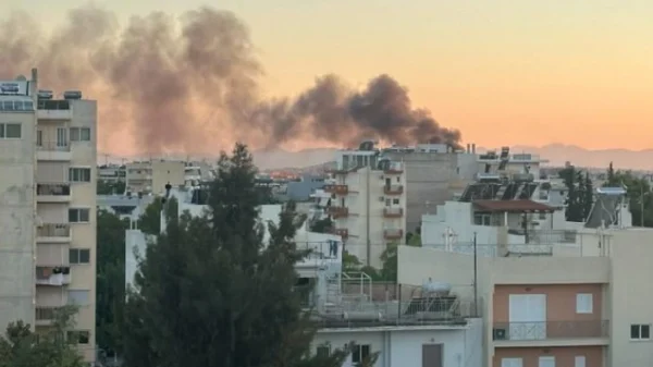 Φωτιά σε επιχείρηση στο Περιστέρι
