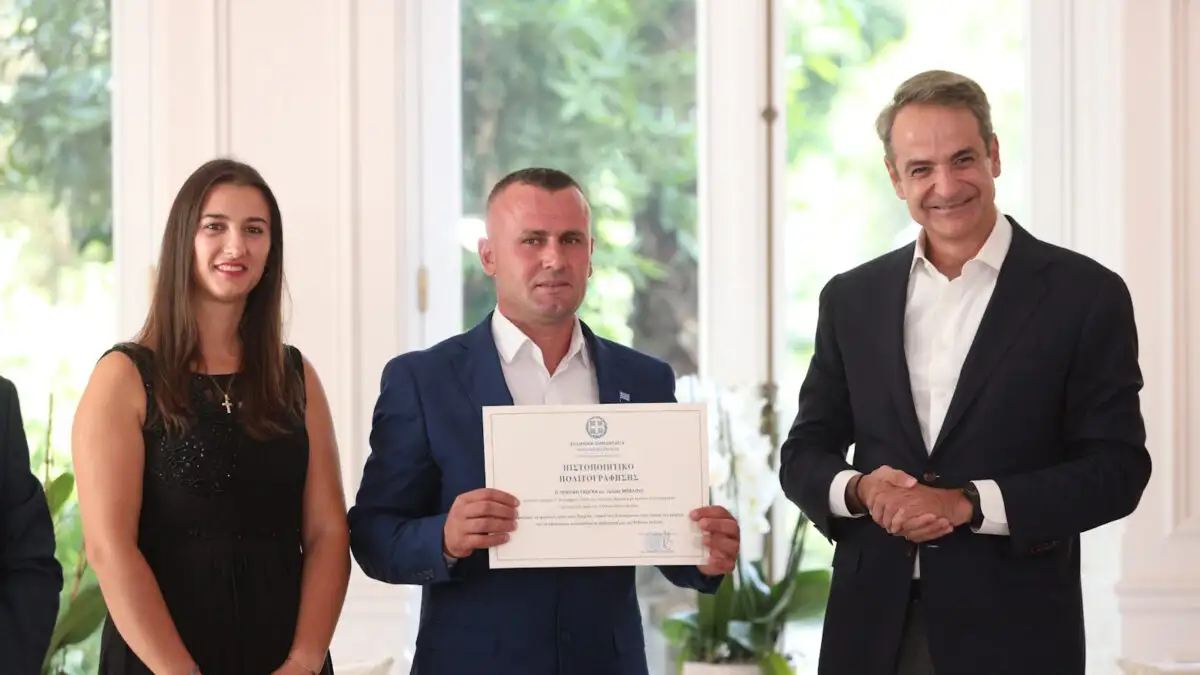 Ελληνική ιθαγένεια απέκτησε τιμητικά ο άνδρας που ρίσκαρε την ζωή του και ανέσυρε δύο παιδιά από τον Άραχθο