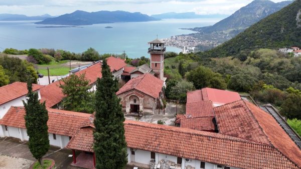 Πανηγυρίζει η Ιερά Μονή Μεταμορφώσεως του Σωτήρος στην Αγιά Καμένων Βούρλων