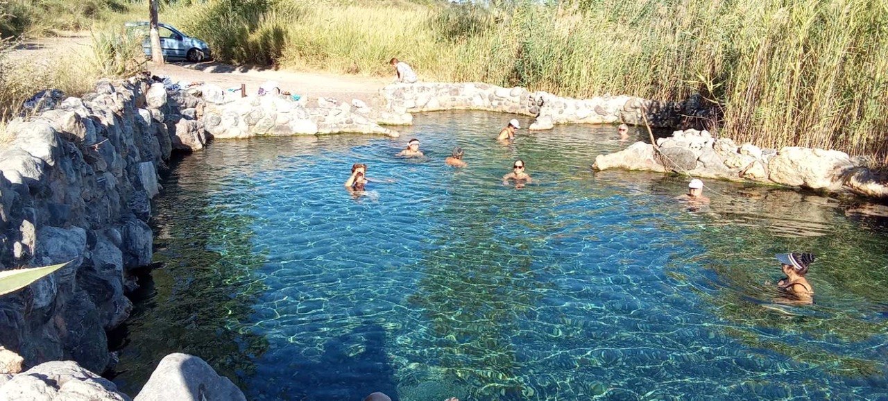 Μέλη των ΚΑΠΗ του Δήμου Λοκρών επισκέφτηκαν τα ιαματικά λουτρά