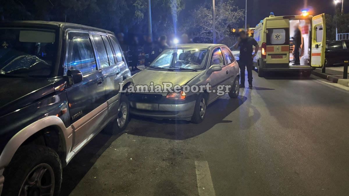 Λαμία: Τροχαίο στον περιφερειακό της πόλης - «Στούκαρε» πάνω σε παρκαρισμένο - Δείτε εικόνες