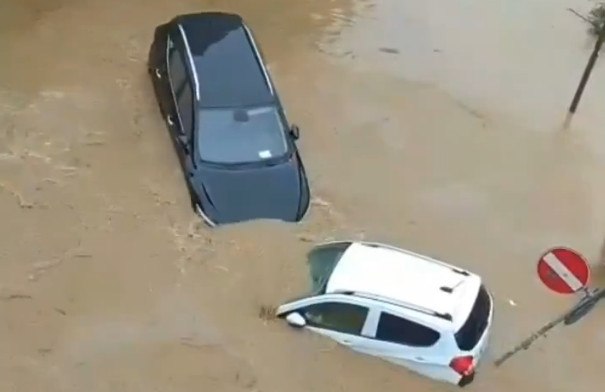 Ιταλία: Ασταμάτητο το κύμα κακοκαιρίας – Πλημμυρίζουν σπίτια και ολόκληρα νησιά