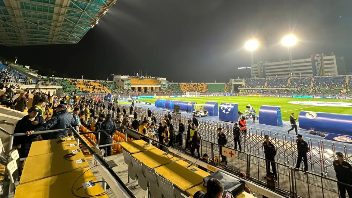 Καϊράτ - Ρεάλ Μαδρίτης: Χαμός έξω από το «Almaty Central Stadium», 30.000 οπαδοί θέλουν να μπουν σε γήπεδο 20.000 θέσεων - Βίντεο