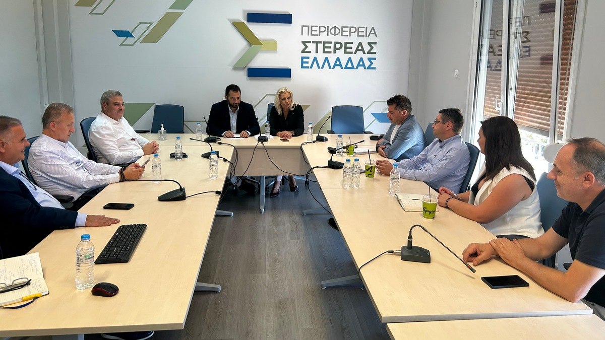 Συνάντηση της ΓΓ Αποκεντρωμένης Διοίκησης με Περιφερειάρχη Στερεάς και τους Δημάρχους της Φθιώτιδας