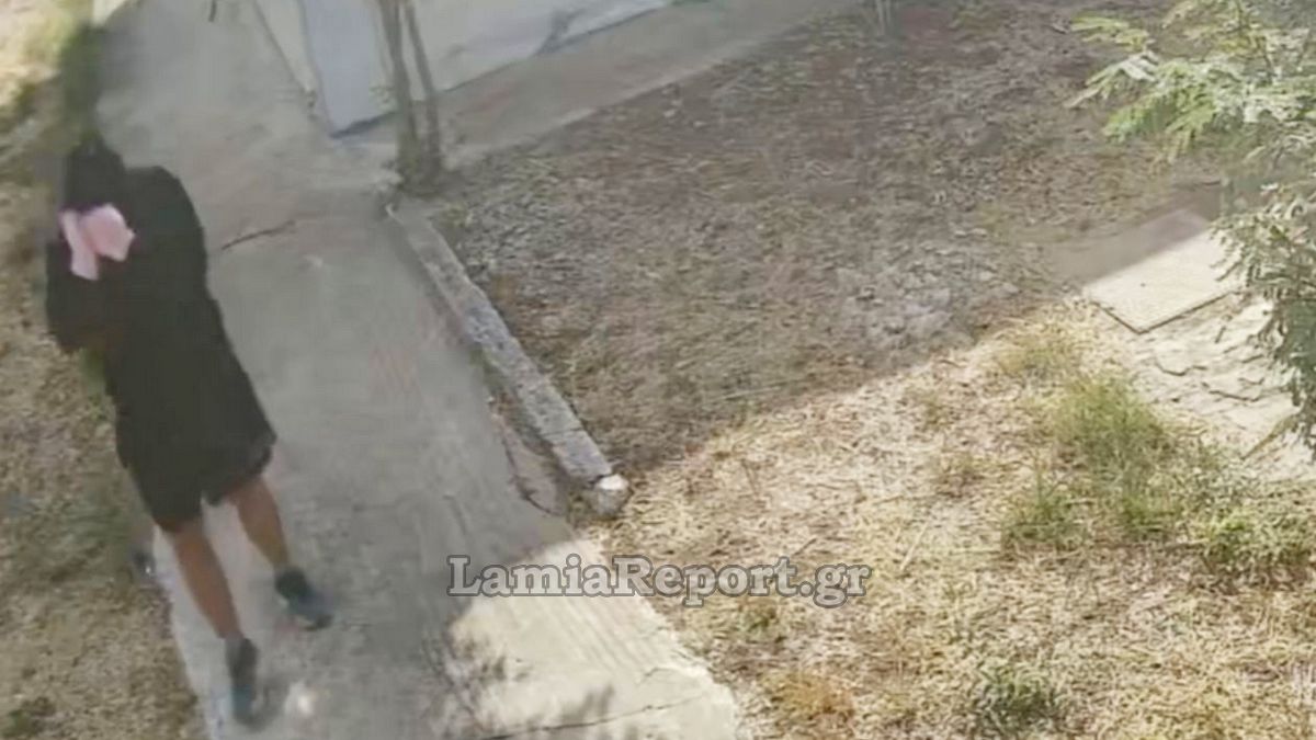 Στυλίδα: Ο κλέφτης ήξερε ότι τον «βλέπουν» οι κάμερες και έκρυψε το πρόσωπό του (ΒΙΝΤΕΟ)