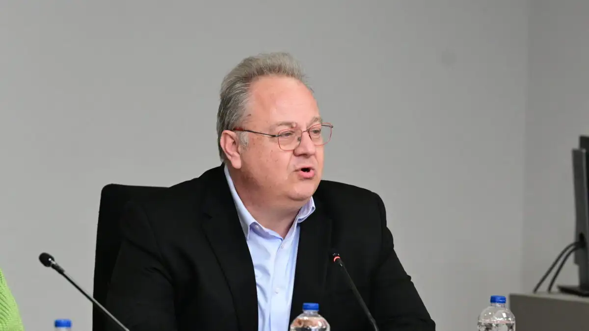 Σεισμός στην Εύβοια: «Δεν σκοτώνουν οι σεισμοί, οι ανθρώπινες κατασκευές σκοτώνουν», λέει ο καθηγητής Παπαζάχος