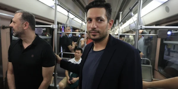 Με επιτυχία η πρεμιέρα για την 24ωρη λειτουργία του μετρό -Κυρανάκης: «Οι νέοι θα γυρίζουν με ασφάλεια σπίτι»