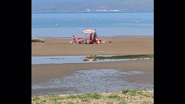 Άγιος Βασίλης σε παραλία της Χαλκίδας;
