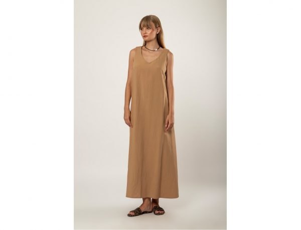 Ελληνικά Καθημερινά Φορέματα: Όταν η Απλότητα Γίνεται Στυλ