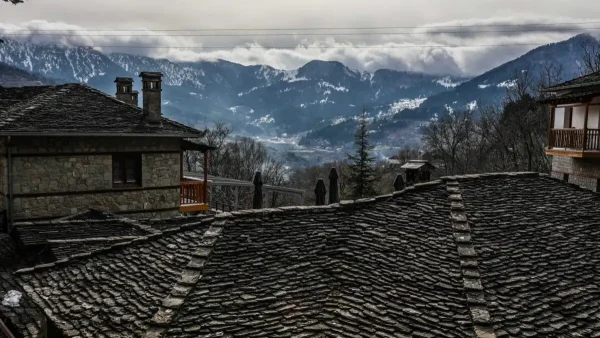 ΟΠΕΚΑ: Έως 600 ευρώ ετησίως για οικογένειες σε ορεινές και μειονεκτικές περιοχές – Τα βήματα για τους δικαιούχους