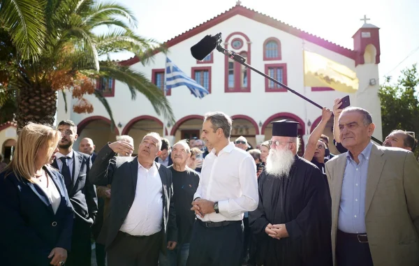 Μητσοτάκης από τη Λήμνο: Διορθώσαμε μία μεγάλη αδικία με την εξίσωση της μείωσης ΦΠΑ για όλα τα νησιά με κατοίκους κάτω των 20.000