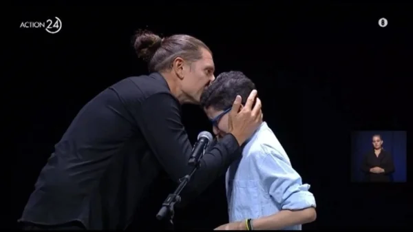 Βραβεία ΠΣΑΠΠ: Συγκλόνισε ο μικρός Μιχαήλ που νίκησε τον καρκίνο - Βίντεο