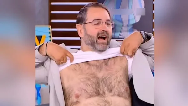 Ο Σταύρος Μπαλάσκας σήκωσε τη μπλούζα για να δείξει το στήθος του – Ο Γιώργος Λιάγκας ζήτησε συγγνώμη