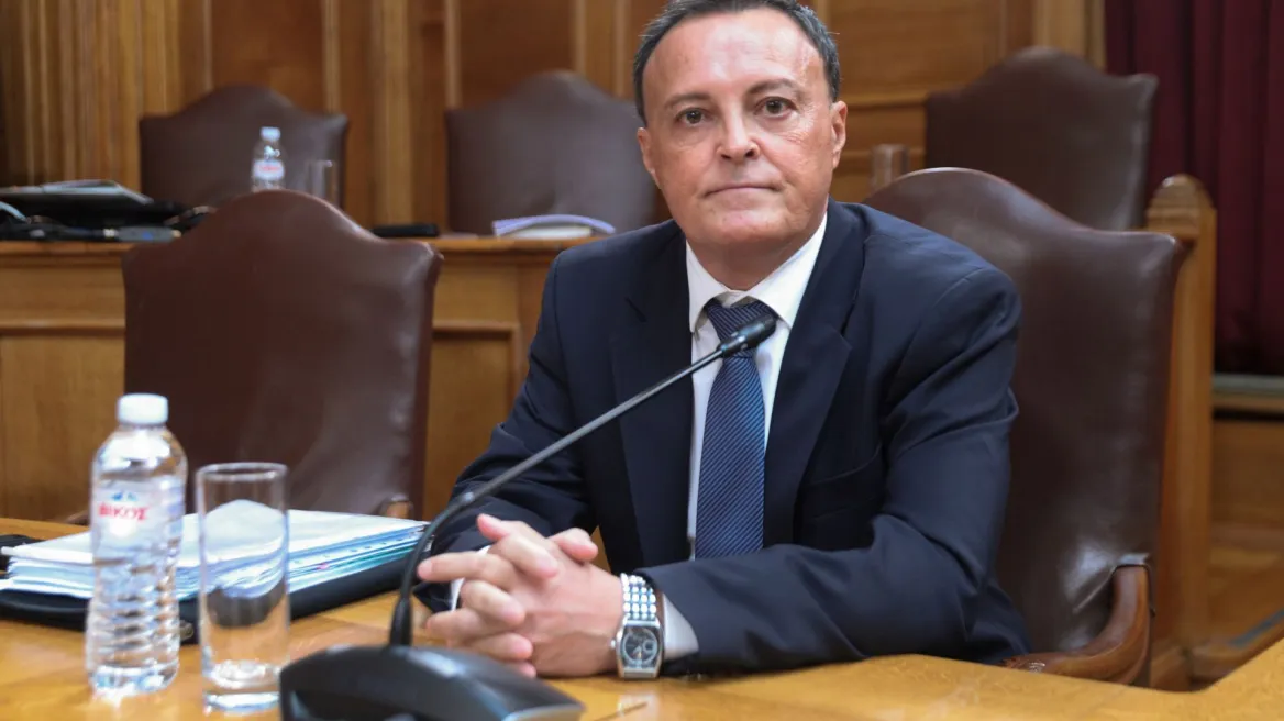 Μπαμπασίδης κατά Τυχεροπούλου: Κρατούσε κλειδωμένη ντουλάπα με αποδεικτικά στοιχεία, βρέθηκαν 13 ιεραρχημένες προσφυγές