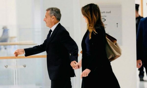 Κάρλα Μπρούνι: Πρώτη ανάρτηση μετά την ιστορική καταδίκη του Σαρκοζί – «Η αγάπη είναι η απάντηση»