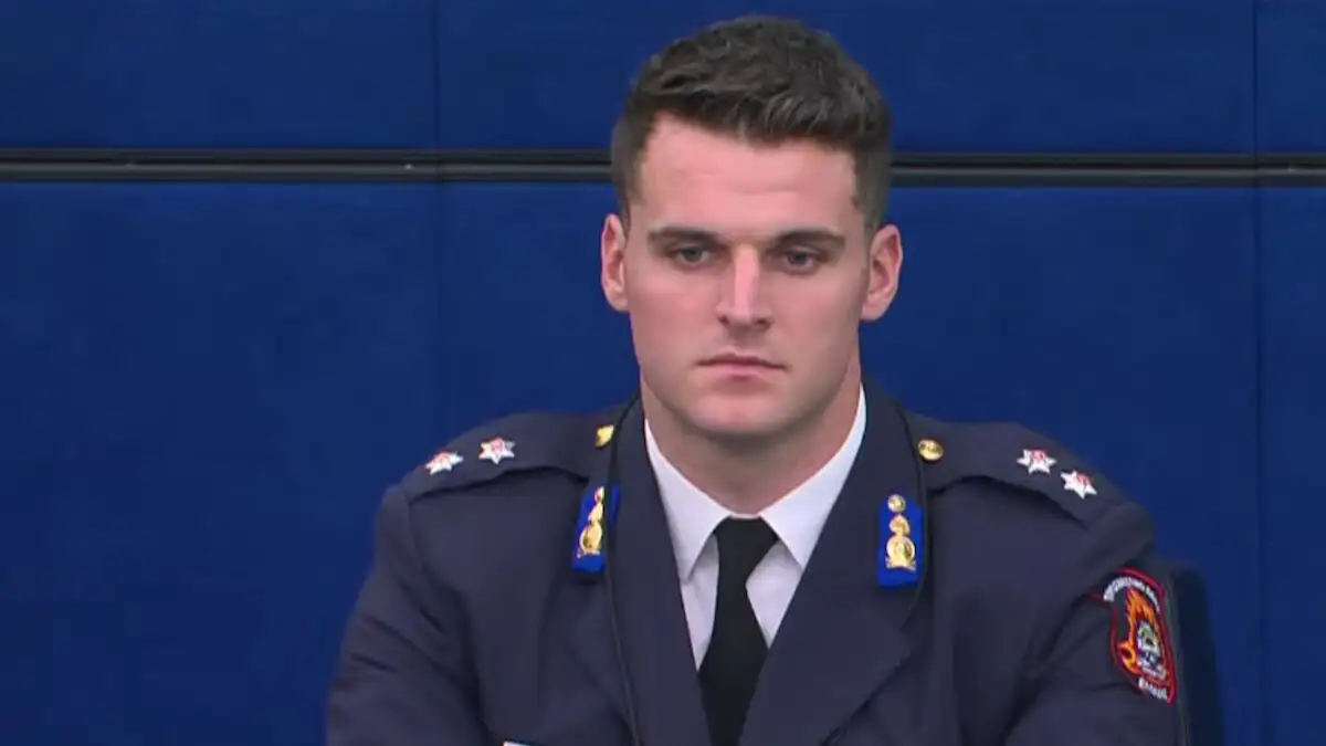 Η Ούρσουλα φον ντερ Λάιεν τίμησε τους Έλληνες πυροσβέστες: «Είστε έμπνευση για όλους μας» είπε στον υποπυραγό Νικόλαο Παΐσιο