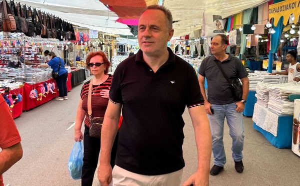 Επίσκεψη στο παζάρι για το Δήμαρχο Λαμιέων Πανουργιά Παπαϊωάννου