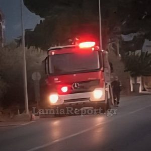 Εκτροπή βυτιοφόρου κι εγκλωβισμός του οδηγού του στη Σούρπη