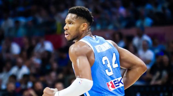 Ο Γιάννης Αντετοκούνμπο αποθεώθηκε από την «Μarca»: «Η ημέρα του θηρίου»