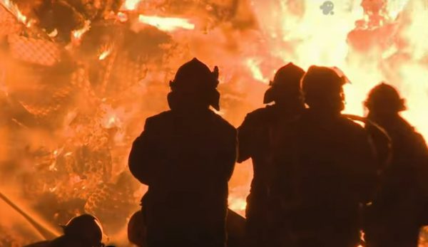 Λονδίνο: Ξέσπασε πυρκαγιά στα πρώην κεντρικά γραφεία του BBC - 100 πυροσβέστες στη μάχη