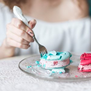 Ζάχαρη: Σημαντικά οφέλη για όσους μεγαλώνουν με ελάχιστα γλυκά μέχρι τα 2 τους χρόνια