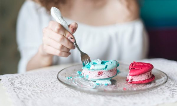 Ο πιο απρόσμενος λόγος για τον οποίο οι άνθρωποι καταναλώνουν περισσότερη ζάχαρη