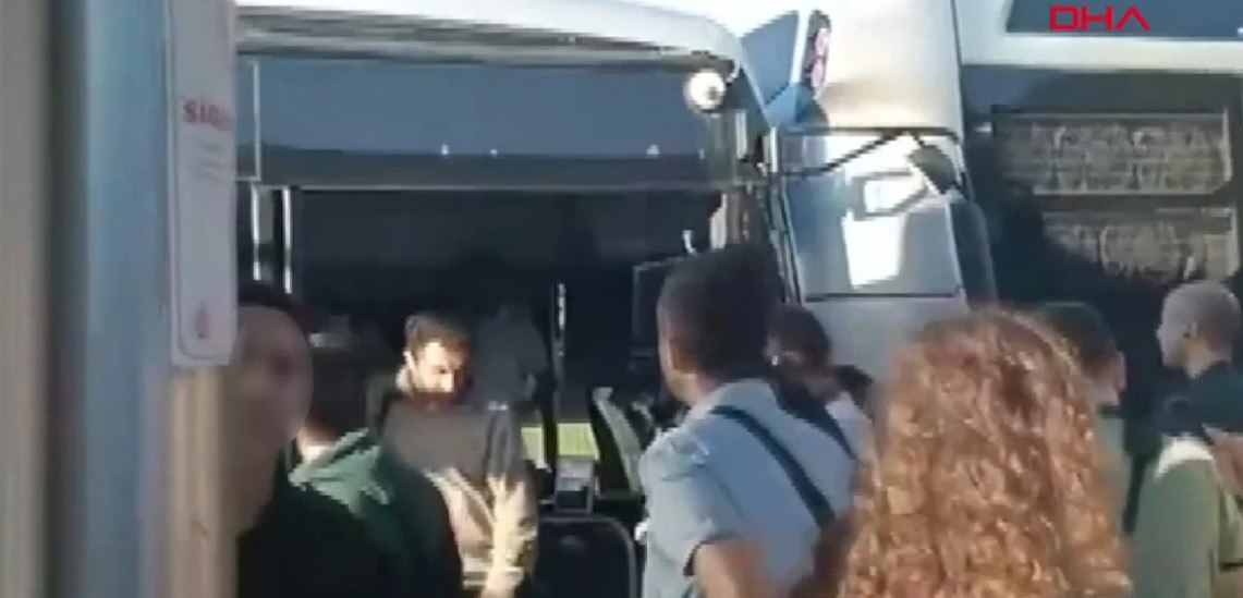 Σύγκρουση λεωφορείων σε περιοχή της Κωνσταντινούπολης