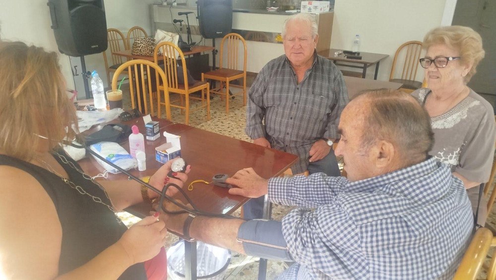 Mέτρηση ζωτικών σημείων στα μέλη των ΚΑΠΗ Μαλεσίνας και Αταλάντης (ΦΩΤΟ)