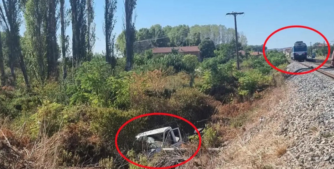 Σουφλί: Τρένο παρέσυρε φορτηγό στο κέντρο της πόλης (ΦΩΤΟ)