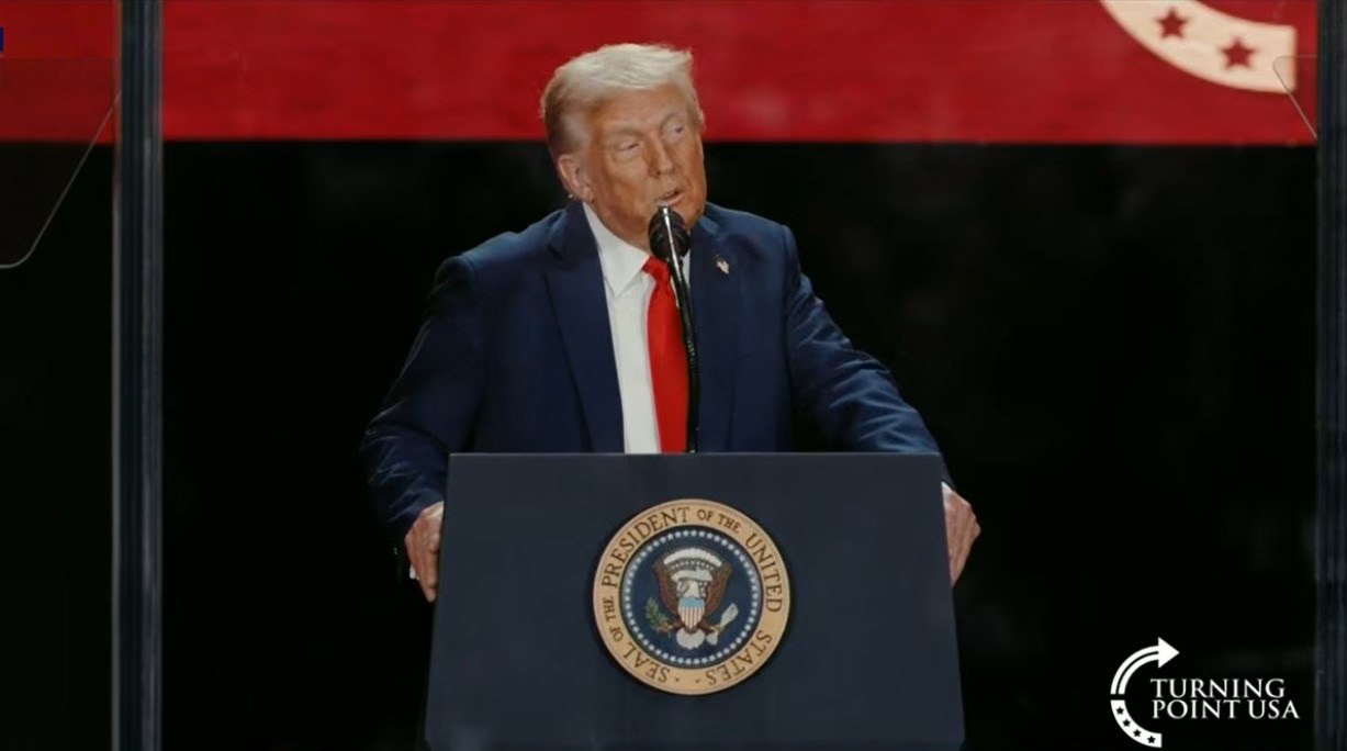 «Η Αμερική πενθεί, ο Τσάρλι Κερκ δεν μισούσε τους αντιπάλους του, εγώ τους μισώ» είπε ο Ντόναλντ Τραμπ στην κηδεία του ακτιβιστή