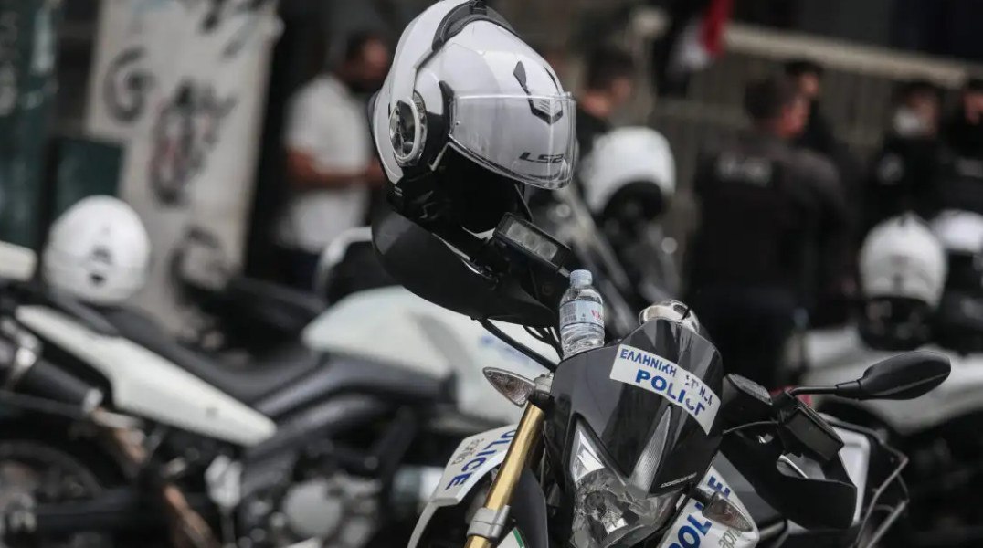 Θεσσαλονίκη: 34χρονος προσέλκυσε 14χρονη μέσω social media, την κλείδωσε σπίτι του, την χτύπησε και την βίασε