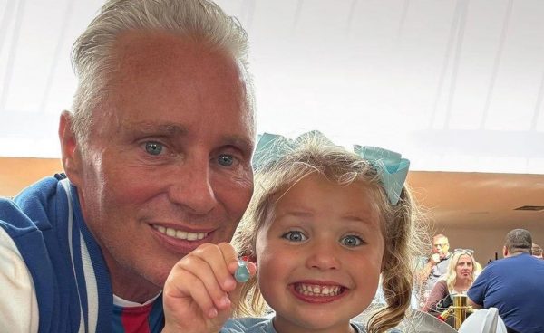 Πολυεκατομμυριούχος παραδέχεται: «Πλήρωσα 50.000 λίρες σε μοντέλο για να μην κάνω άσχημα παιδιά»