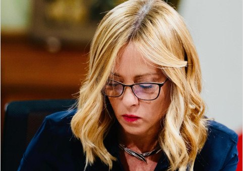 Η Ιταλία στα πρόθυρα του ανώτατου ορίου ελλείμματος της ΕΕ – Η τελευταία προσπάθεια από τη Μελόνι