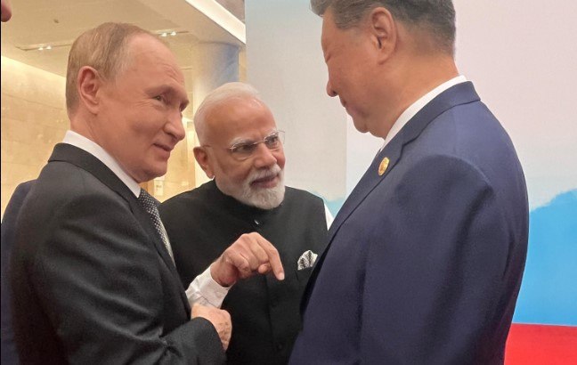 NYT: «Ο Τραμπ έσπρωξε τον Μόντι στην αγκαλιά του Πούτιν και του Σι Τζινπίνγκ για ένα καπρίτσιο με το Νόμπελ Ειρήνης»