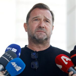 «Πώς θα την αντιμετωπίζουμε, ως μάνα που έχασε το παιδί της ή ως πολιτικό;» λέει ο Πλακιάς για την Καρυστιανού