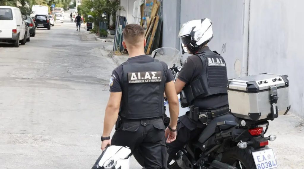 Κερατσίνι: Αστυνομικός εκτός υπηρεσίας χάλασε τα σχέδια τριών ανήλικων που έκλεβαν μηχανές