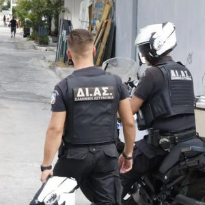 Κερατσίνι: Αστυνομικός εκτός υπηρεσίας χάλασε τα σχέδια τριών ανήλικων που έκλεβαν μηχανές