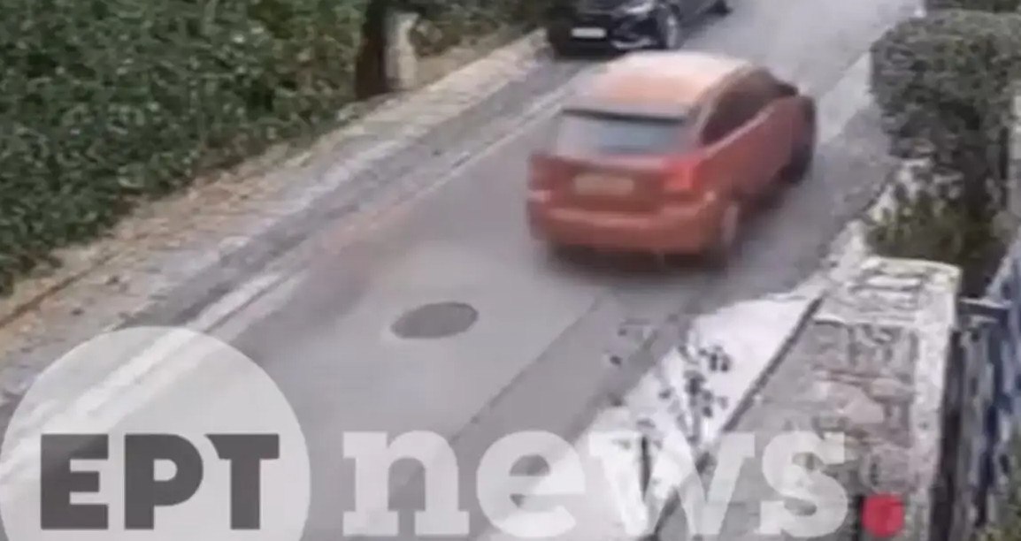 Εκάλη: Οδηγός διέλυσε με το αυτοκίνητό του 2 σταθμευμένα οχήματα και εξαφανίστηκε – Δείτε βίντεο ντοκουμέντο