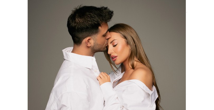 Ανδρομάχη – Γιώργος Λιβάνης: Η αναγγελία του γάμου τους σε κτήμα στο Κορωπί