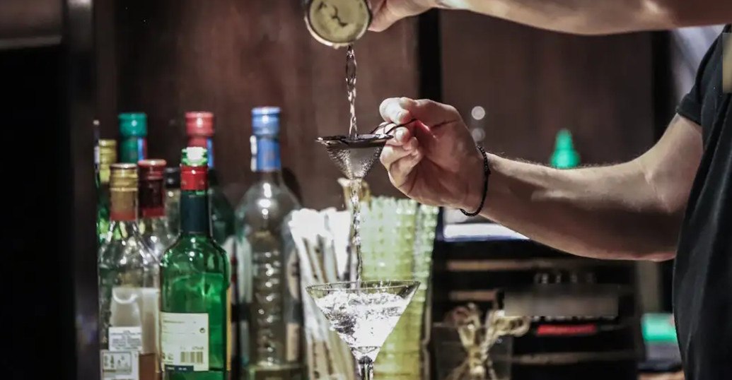 Ρωσία: Επτά νεκροί από νοθευμένο αλκοόλ – Άλλοι τρεις νοσηλεύονται με δηλητηρίαση