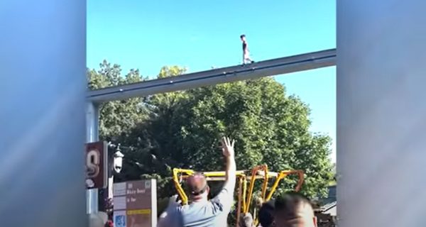 Βίντεο: Παιδί περπατούσε σε σιδηροδρομική γραμμή 30 μέτρα πάνω από το έδαφος – Δραματική διάσωση