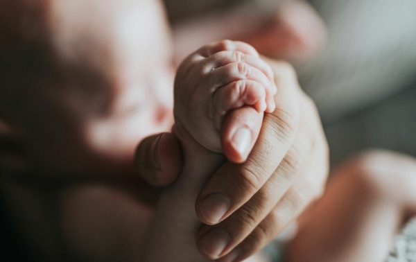 Προφυλακιστέος ο 17χρονος που άρπαξε το βρέφος από τον Πειραιά