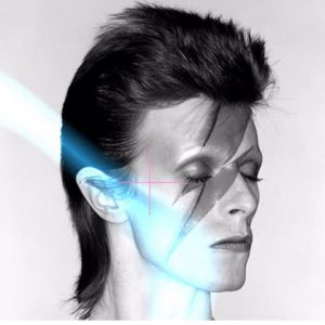 Όταν ο David Bowie έδωσε την πρώτη διαδραστική συναυλία στην ιστορία: Το 2003 μεταδόθηκε μέσω δορυφόρου σε 21 κινηματογράφους και θέατρα