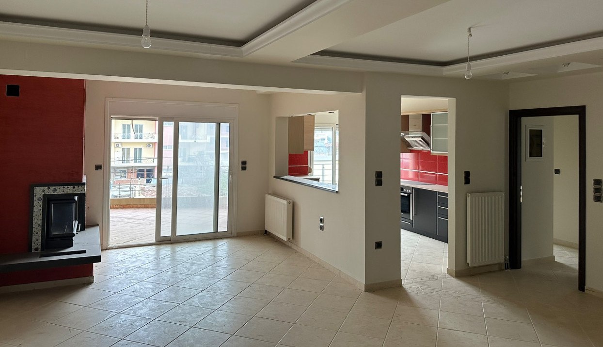 Πωλείται διώροφη μεζονέτα στη Λαμία