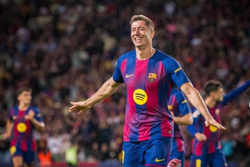 Ο Ρόμπερτ Λεβαντόφσκι έφτασε τα 700 γκολ στην καριέρα του σκοράροντας στο Μπαρτσελόνα – Ρεάλ Σοσιεδάδ