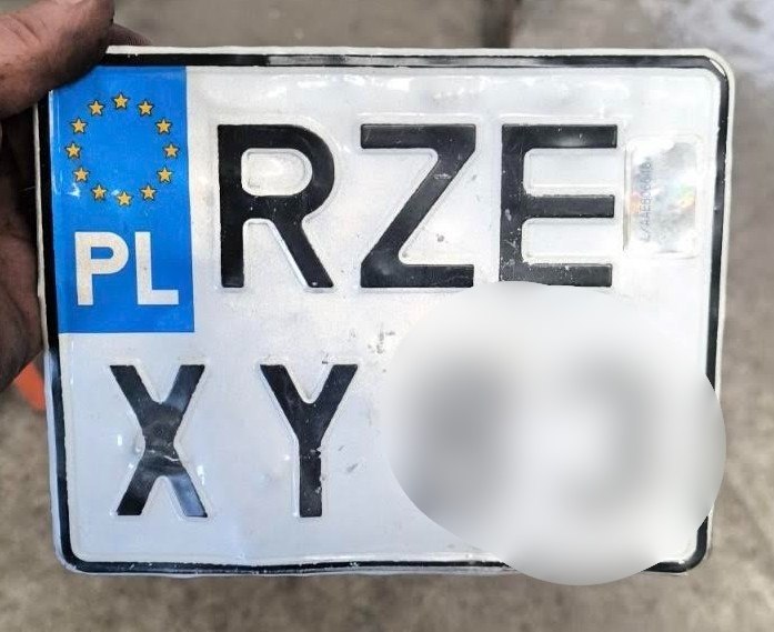 Βρέθηκε πινακίδα μηχανής από το εξωτερικό