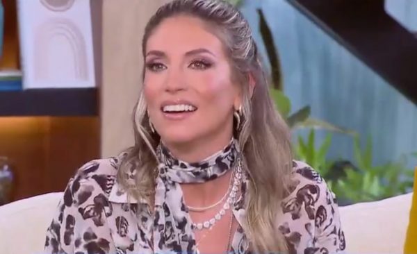 Αθηνά Οικονομάκου: Στη ζωή μου υπήρχαν περισσότερα σκοτάδια παρά φως