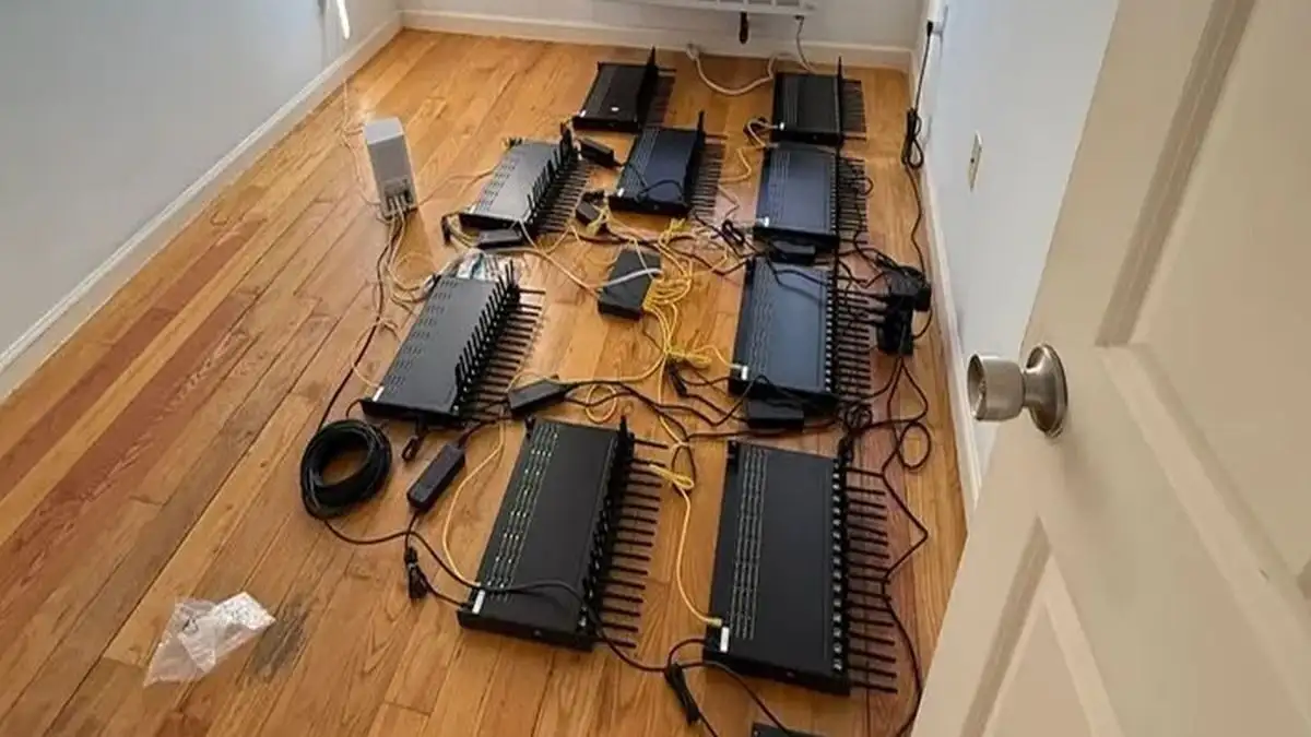 Συναγερμός στη Νέα Υόρκη: Οι Μυστικές Υπηρεσίες των ΗΠΑ εξάρθρωσαν δίκτυο με πάνω από 100.000 SIM και 300 σέρβερς κοντά στον ΟΗΕ