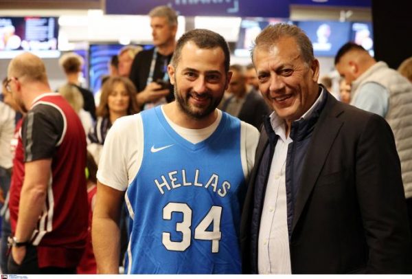 Με τη φανέλα του Γιάννη Αντετοκούνμπο πανηγύρισε στη Ρίγα ο Φάνης Σπανός