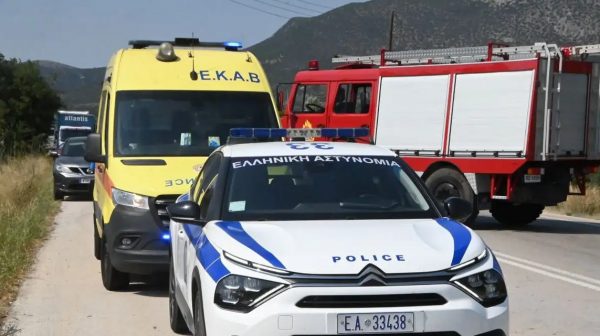 Συντονισμένη επιχείρηση 11 πυροσβεστών με 5 οχήματα για τον απεγκλωβισμό τραυματία τροχαίου ατυχήματος